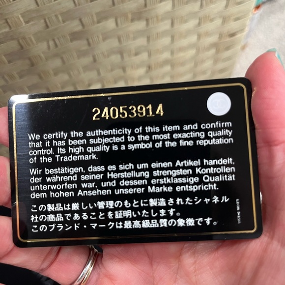 Chanel black/white leather wallet/bag with long chain original packaging - Picture 13 of 13